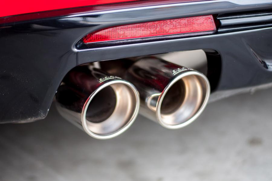 Детали экстерьера Chevrolet Camaro SS with Borla Exhaust System 2016 года  (фото 7 из 10)